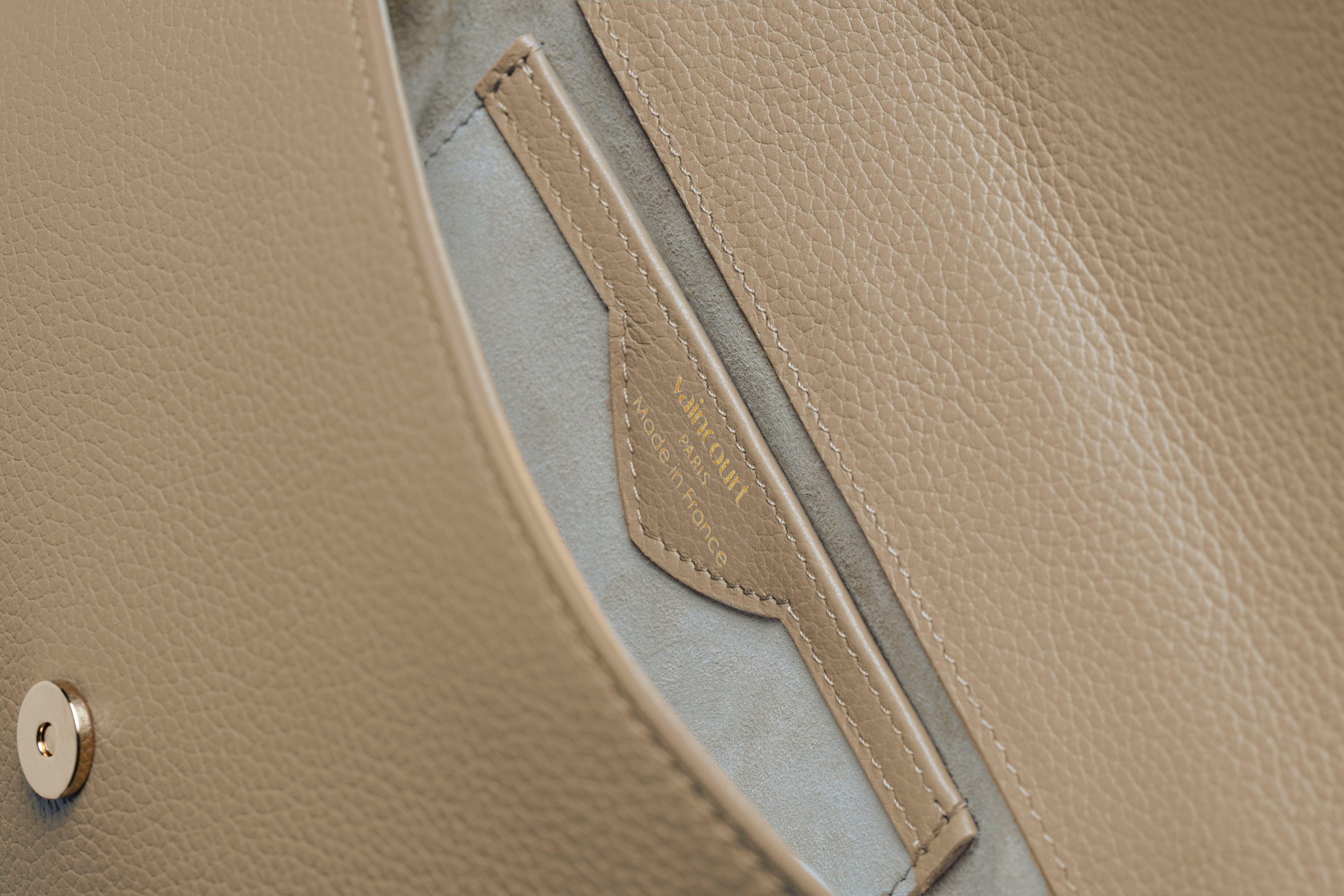 #couleur_taupe